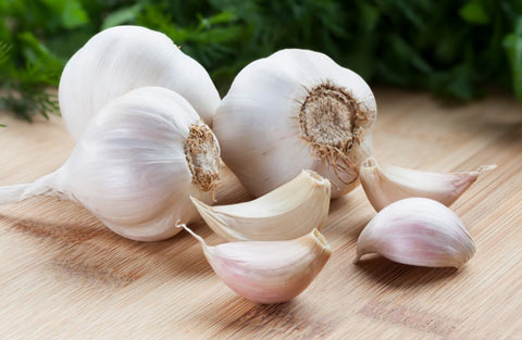 Garlic has many health benefits, including anticancer effects.